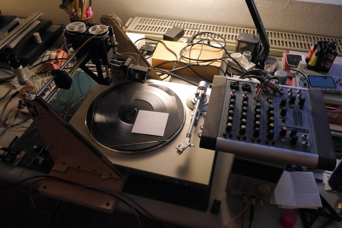 Test cuts with the completed gantry